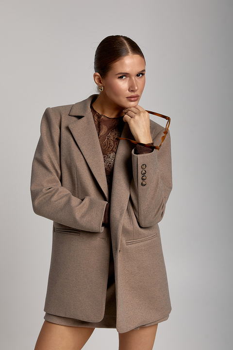 Женский приталенный пиджак ÁRTMON цвета капучино